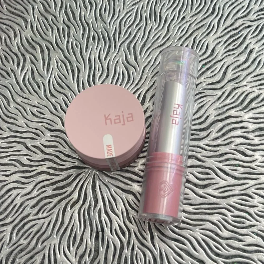 New Beauty  Stacked Eyeshadow Trio and Instant Hydrating & Plumping LipBalm set